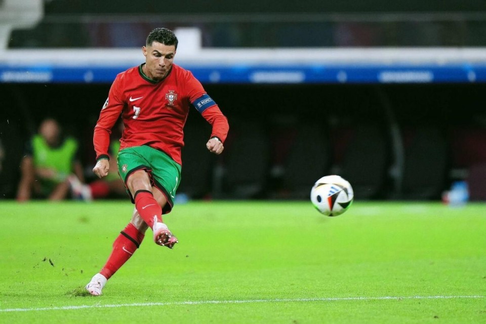 《无畏契约》官方正版手游6月12日开启“代号：欧米伽”限号测试