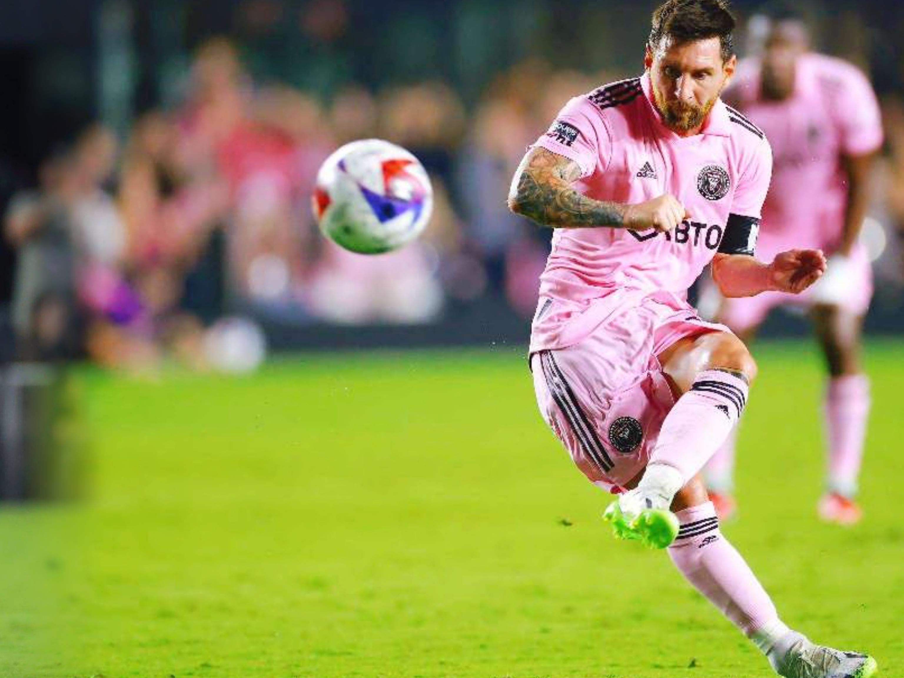 太残暴！德甲领头羊踢疯了：狂轰8球，冠军恐无悬念