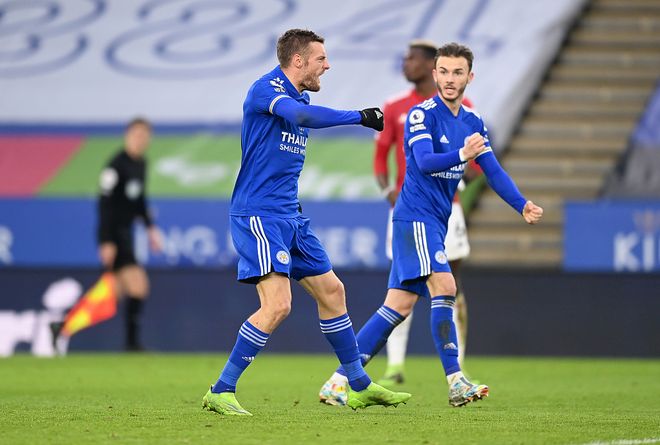 NBA焦点战：湖人连败危机，东契奇37分难救主，国王蒙克爆发创赛季新高